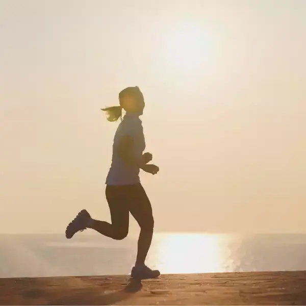 Frühsport morgens am Strand